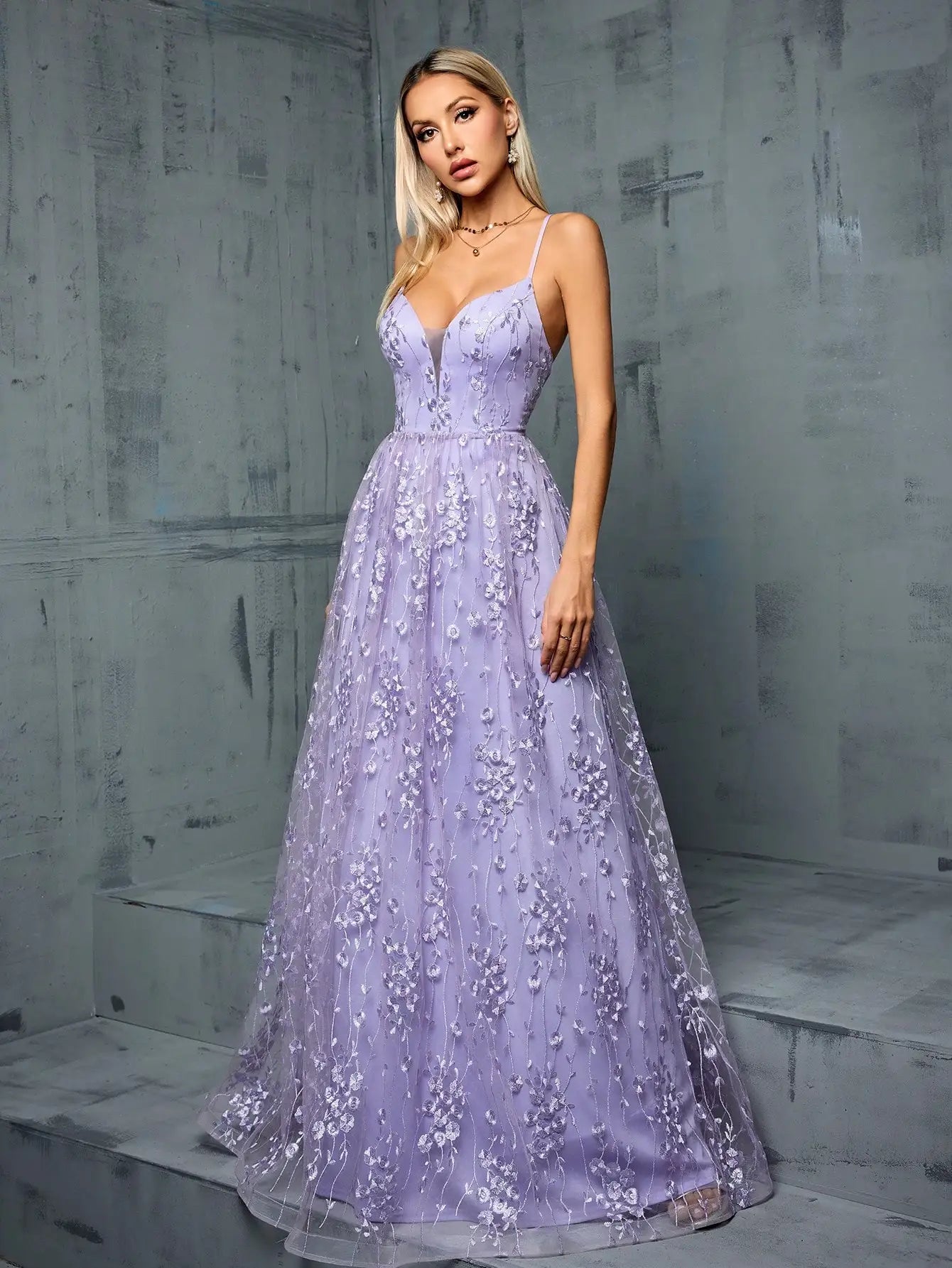 Mgiacy Halter V-neck embroidered lace sexy backless full skirt Evening gown Ball dress Party dress Bridesmaid dress
